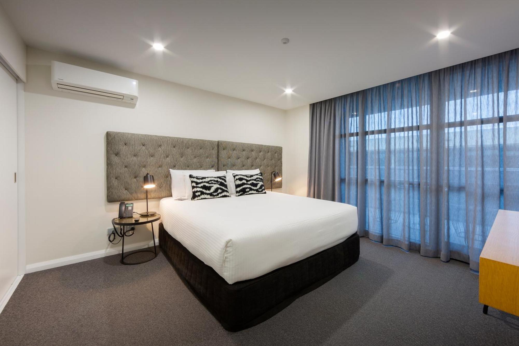 Avenue Hotel Canberra Bagian luar foto