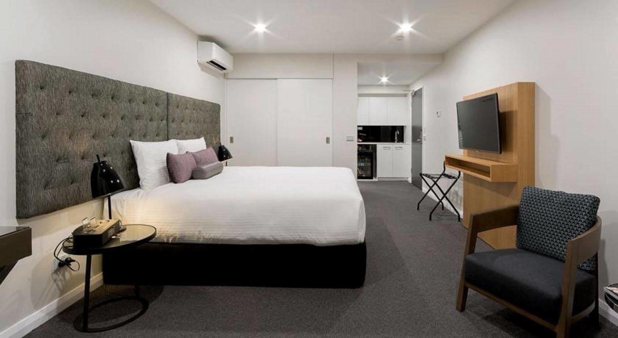 Avenue Hotel Canberra Bagian luar foto